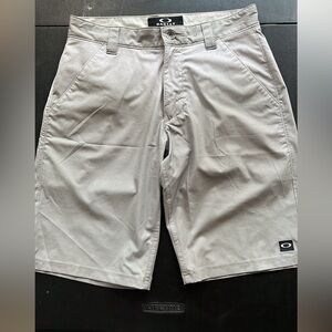 30 Oakley green and white shorts